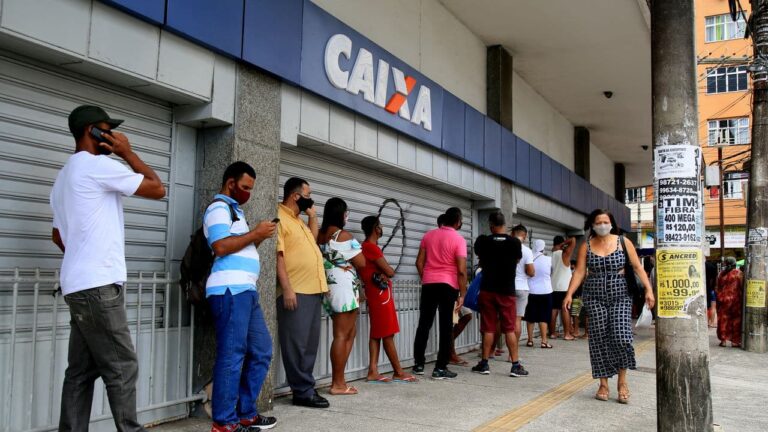 quem-faz-pagamentos-via-pix-e-e-cliente-da-caixa-economica-federal-e-do-bradesco-precisa-ficar-atento-a-esse-aviso-11/06