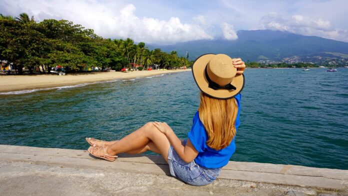 cidade-contem-paraiso-natural-com-mais-de-40-praias-cativa-viajantes-com-beleza