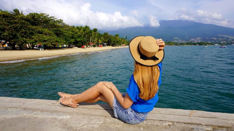 cidade-contem-paraiso-natural-com-mais-de-40-praias-cativa-viajantes-com-beleza