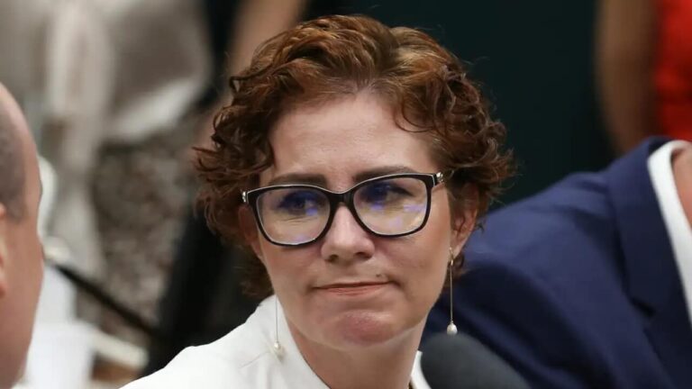 caso-carla-zambelli-entra-em-nova-fase-e-relatora-prepara-parecer