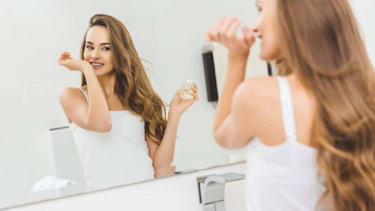 os-4-melhores-perfumes-femininos-que-nao-saem-da-sala-infestados-com-seu-cheiro-forte