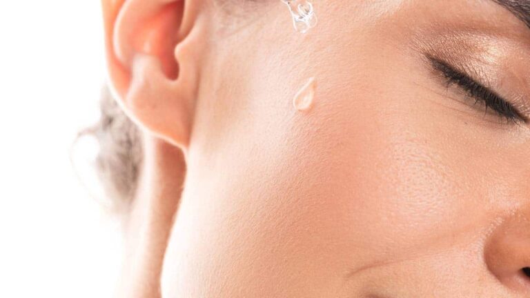 5-soros-de-vitamina-c-que-iluminam-e-uniformizam-a-pele-madura
