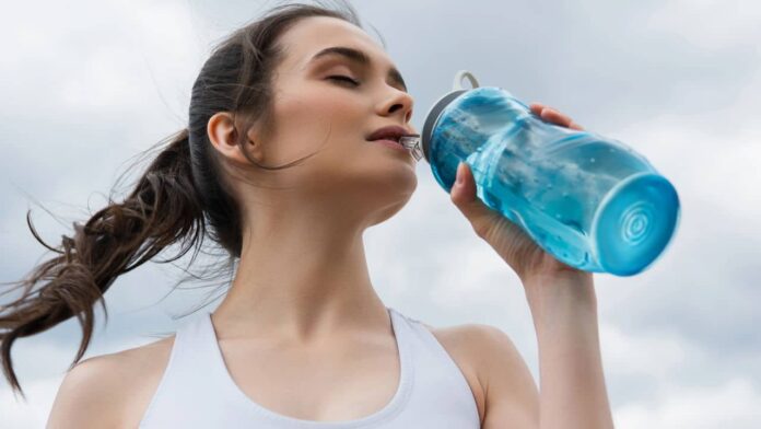 a-quantidade-ideal-de-agua-para-beber-e-revelada-e-e-mais-simples-de-seguir-do-que-voce-imagina