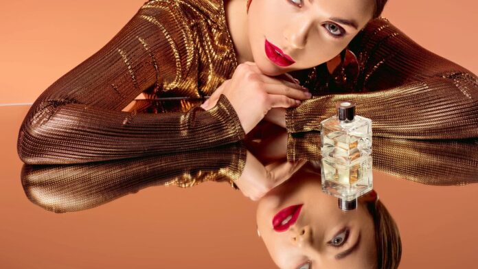voce-nunca-mais-passara-despercebido,-conheca-os-5-perfumes-femininos-mais-elogiados-pelos-homens