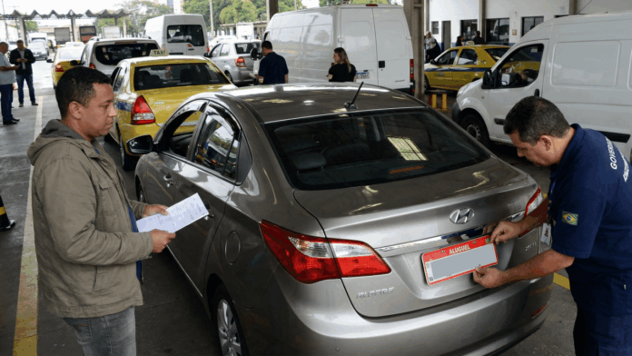 nova-regra-exige-que-motoristas-de-aplicativos-registrem-veiculos-como-para-uso-comercial