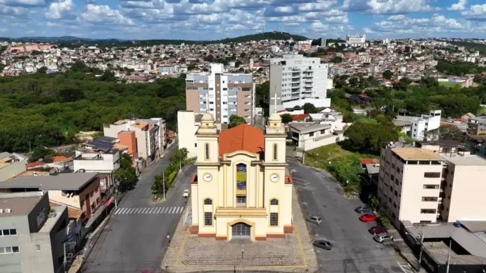 a-cidade-do-interior-de-minas-gerais-com-forte-comercio-que-atrai-moradores-em-busca-de-uma-vida-melhor