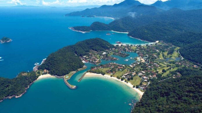 o-destino-do-rio-de-janeiro-que-faz-as-praias-do-caribe-parecerem-comuns-com-suas-aguas-cristalinas-e-paisagens-exuberantes o-destino-do-rio-de-janeiro-que-faz-as-praias-do-caribe-parecerem-comuns-com-suas-aguas-cristalinas-e-paisagens-exuberantes