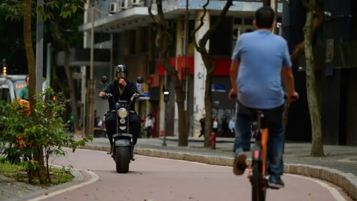 novas-regras-para-bicicletas-eletricas-e-ciclomotores-entram-em-vigor-e-e-preciso-ficar-atento-a-esses-detalhes