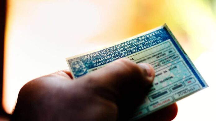 motoristas-com-mais-de-50-anos-entram-em-novas-regras-de-exames-medicos-para-renovacao-da-carteira-de-motorista motoristas-com-mais-de-50-anos-entram-em-novas-regras-de-exames-medicos-para-renovacao-da-carteira-de-motorista