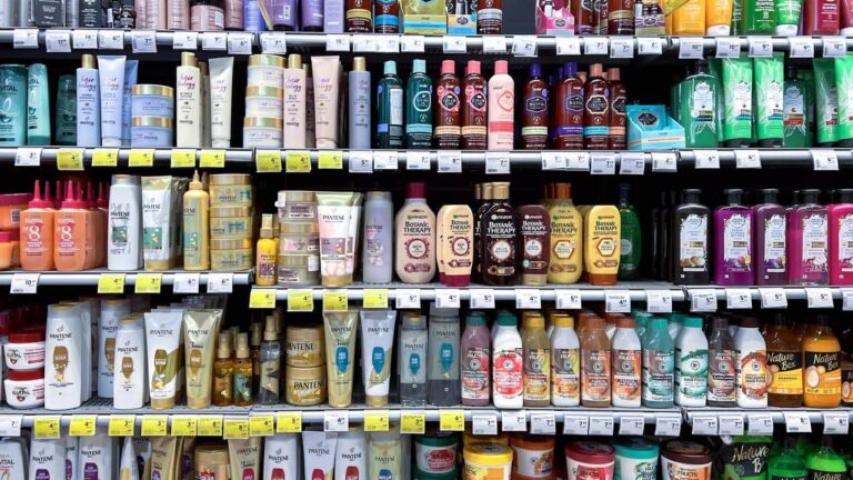 cinco-produtos-de-drogaria-que-rejuvenescem-os-cabelos-e-previnem-o-ressecamento-pos-tingimento