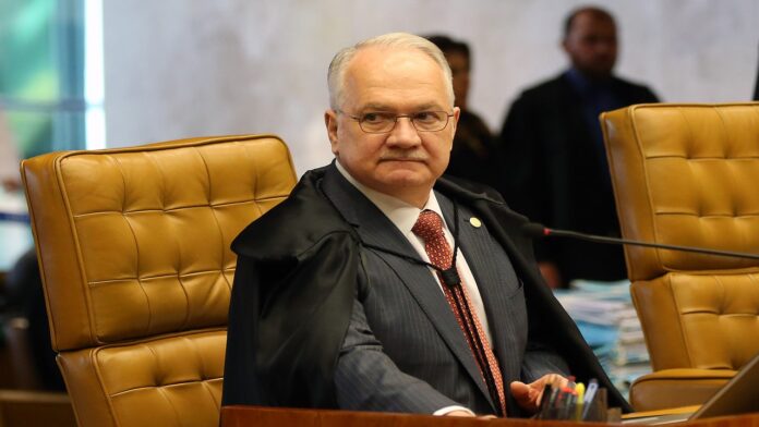 fachin-cancela-reuniao-com-ministros-apos-mensagens-de-moraes-sobre-codigo-de-etica-do-stf fachin-cancela-reuniao-com-ministros-apos-mensagens-de-moraes-sobre-codigo-de-etica-do-stf