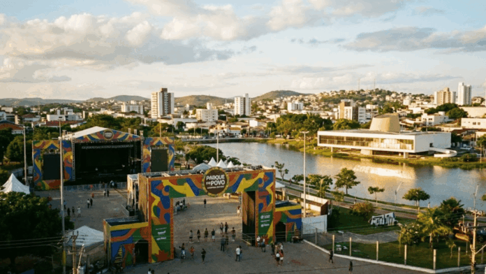 o-maior-sao-joao-do-mundo-acontece-nesta-cidade-do-nordeste-que-hoje-surpreende-pela-vida-tranquila-e-pela-qualidade-de-vida o-maior-sao-joao-do-mundo-acontece-nesta-cidade-do-nordeste-que-hoje-surpreende-pela-vida-tranquila-e-pela-qualidade-de-vida