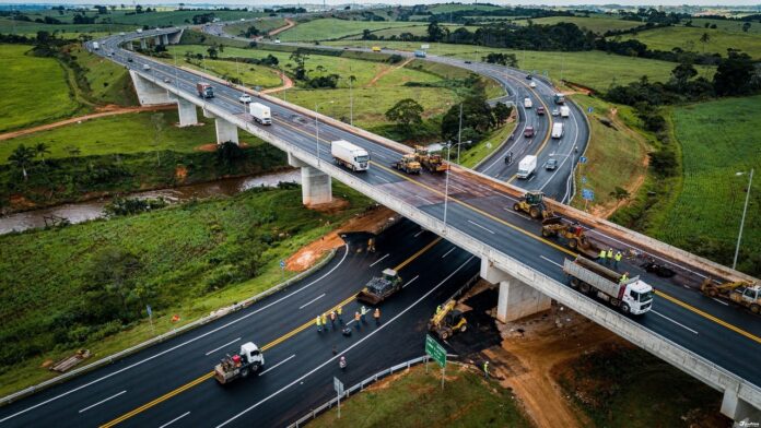 pavimentacao-da-pr-160-entre-imbau-e-reserva-totaliza-28,36-km-e-ultrapassa-r$-187-milhoes-em-investimento