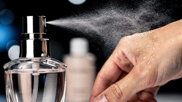5-perfumes-do-boticario-que-tem-intenso-poder-de-permanencia-e-fazem-sucesso-entre-as-mulheres 5-perfumes-do-boticario-que-tem-intenso-poder-de-permanencia-e-fazem-sucesso-entre-as-mulheres