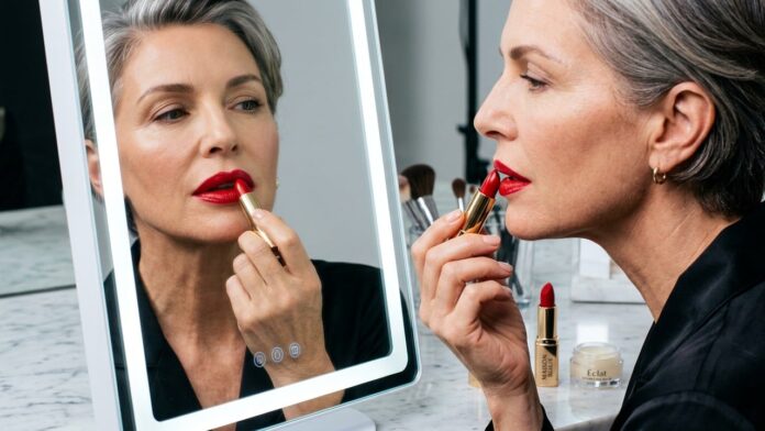 cinco-batons-cremosos-com-acao-lifting-que-reduzem-ate-30%-a-rugosidade-dos-labios-50+ cinco-batons-cremosos-com-acao-lifting-que-reduzem-ate-30%-a-rugosidade-dos-labios-50+