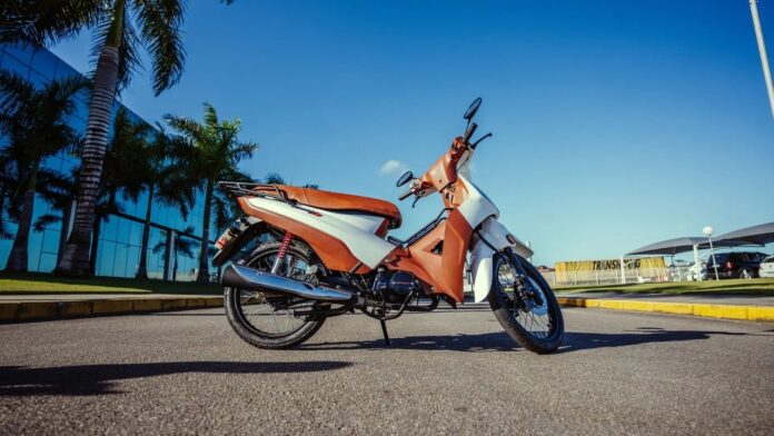 moto-que-nao-exige-carteira-de-motorista-chama-atencao-pelo-preco-acessivel-e-praticidade-no-dia-a-dia moto-que-nao-exige-carteira-de-motorista-chama-atencao-pelo-preco-acessivel-e-praticidade-no-dia-a-dia