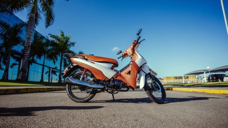 moto-que-nao-exige-carteira-de-motorista-chama-atencao-pelo-preco-acessivel-e-praticidade-no-dia-a-dia