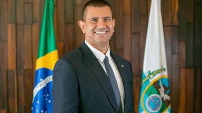 alerj-elege-douglas-ruas-como-presidente-e-prepara-terreno-para-assumir-governo-interino