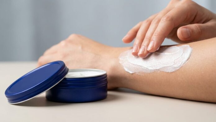 dermatologistas-revelam-o-segredo-do-creme-da-lata-azul-de-114-anos-e-surpreendem-ate-concorrentes