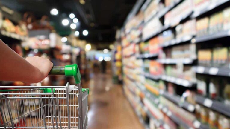 nova-lei-em-vigor-impoe-proibicao-e-afeta-carrefour,-assai-e-outros-supermercados-do-brasil