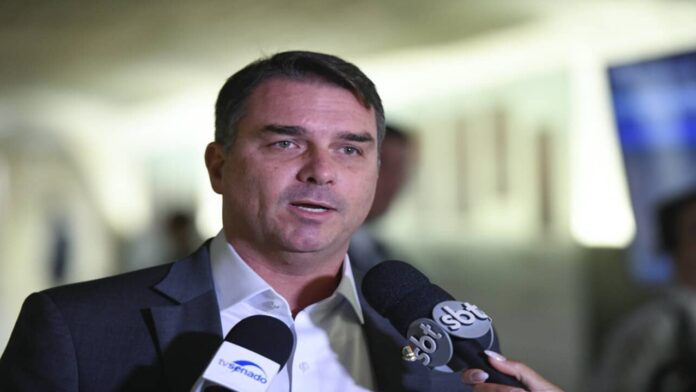 alexandre-de-moraes-ordena-abertura-de-inquerito-da-pf-contra-flavio-bolsonaro alexandre-de-moraes-ordena-abertura-de-inquerito-da-pf-contra-flavio-bolsonaro