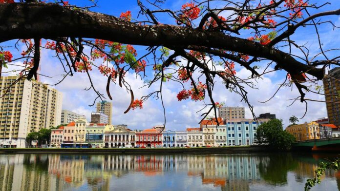 cada-vez-mais-aposentados-apos-os-50-anos-escolhem-a-“veneza-brasileira”,-a-capital-mais-tranquila-do-nordeste cada-vez-mais-aposentados-apos-os-50-anos-escolhem-a-“veneza-brasileira”,-a-capital-mais-tranquila-do-nordeste
