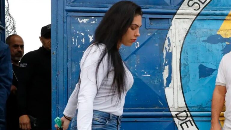 monique-medeiros-volta-a-prisao-apos-se-entregar-no-rio-no-caso-henry-borel