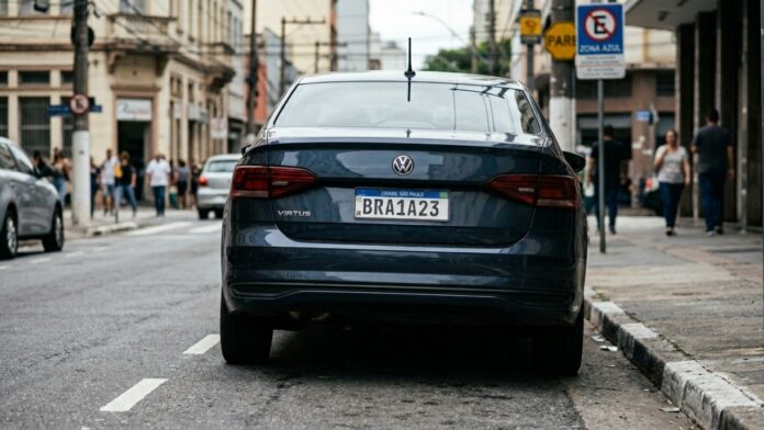 nova-lei-pode-obrigar-a-troca-de-todas-as-placas-dos-carros-no-brasil
