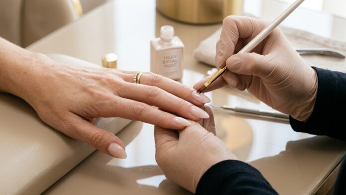 bridal-nail-bath:-o-segredo-do-corretivo-que-transforma-qualquer-esmalte-nude bridal-nail-bath:-o-segredo-do-corretivo-que-transforma-qualquer-esmalte-nude