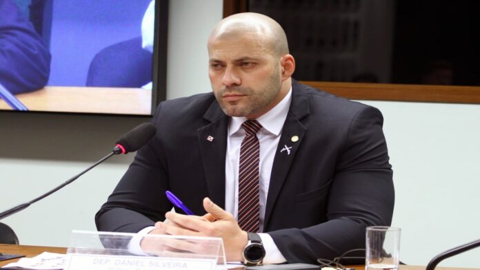 daniel-silveira-pede-autorizacao-para-voltar-as-redes-sociais,-mas-depende-de-alexandre-de-moraes