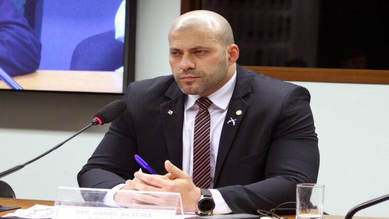 daniel-silveira-pede-autorizacao-para-voltar-as-redes-sociais,-mas-depende-de-alexandre-de-moraes