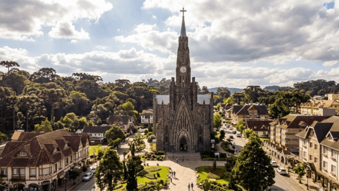 eleita-entre-as-7-maravilhas-do-brasil,-esta-catedral-gotica-em-cidade-gaucha-rica-em-natureza-chama-a-atencao