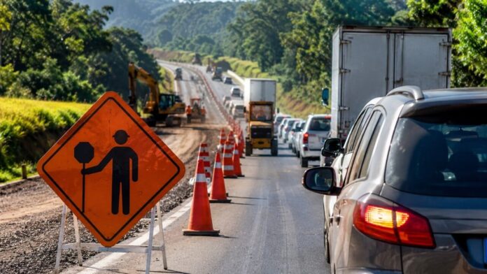 obras-na-br-163-avancam-e-motoristas-terao-que-enfrentar-ate-uma-hora-de-espera-na-rodovia-catarinense-pelos-proximos-40-dias obras-na-br-163-avancam-e-motoristas-terao-que-enfrentar-ate-uma-hora-de-espera-na-rodovia-catarinense-pelos-proximos-40-dias