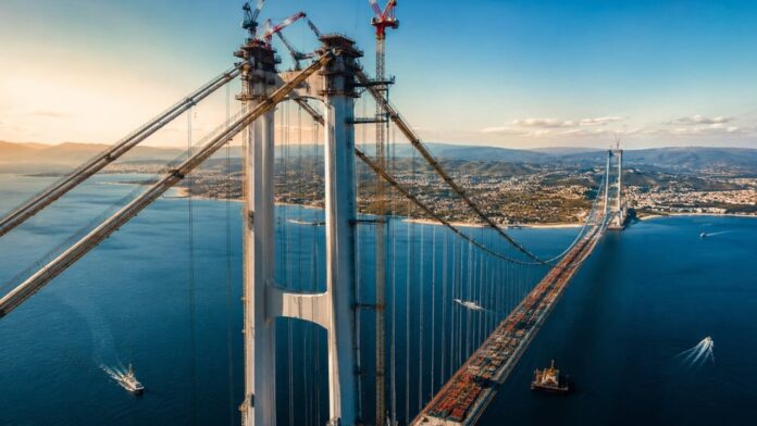 megaobra-para-maior-ponte-pensil-do-mundo-tem-pilares-de-399-metros-que-ultrapassam-a-torre-eiffel,-vao-livre-de-3.300-metros megaobra-para-maior-ponte-pensil-do-mundo-tem-pilares-de-399-metros-que-ultrapassam-a-torre-eiffel,-vao-livre-de-3.300-metros
