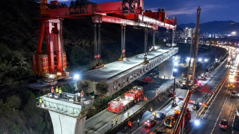 megaprojeto-na-china-desafia-engenharia-e-constroi-viaduto-gigante-de-2.500-toneladas-em-tempo-recorde-de-24-horas