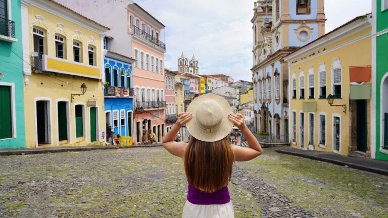 no-nordeste,-cidade-com-mar-quente-vira-preferida-dos-turistas-o-ano-todo
