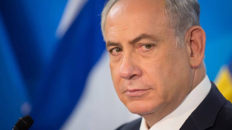 apos-fim-de-semana-de-confrontos,-ira-e-israel-indicam-tregua-e-reduzem-risco-de-nova-escalada