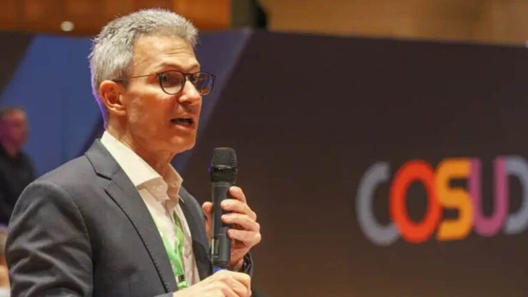 criticas-a-flavio-bolsonaro-provocam-reacao-no-novo-e-colocam-candidatura-de-zema-em-xeque