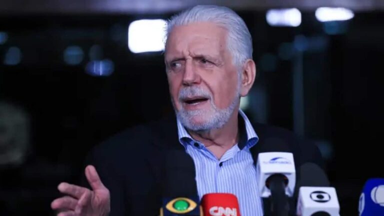 policia-federal-apreende-celulares-de-jaques-wagner-e-apreende-49-mil-dolares-em-endereco-ligado-ao-senador