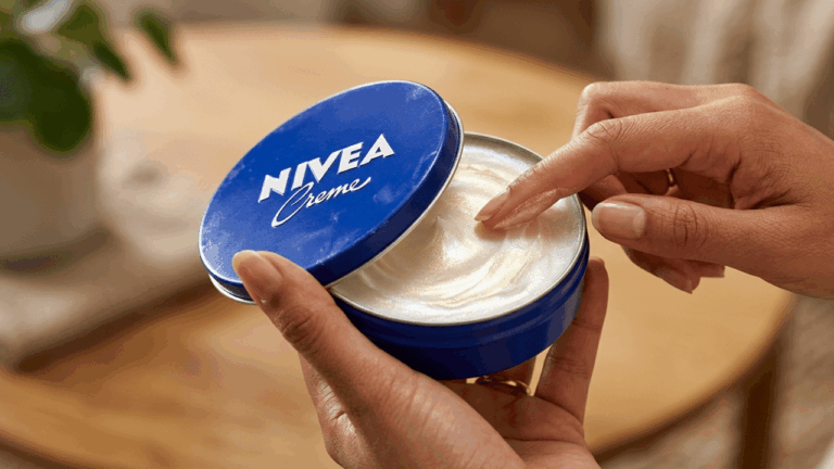 o-segredo-da-nivea-que-poucos-conhecem-e-promete-conquistar-os-fas-da-famosa-lata-azul