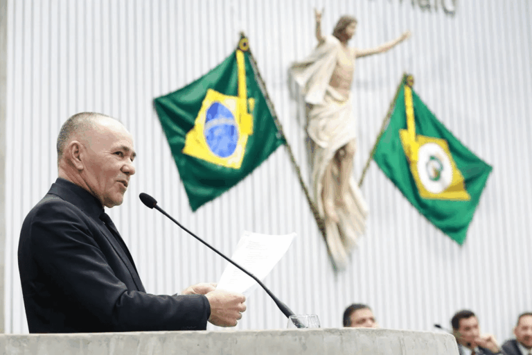 alcides-fernandes-afirma-que-michelle-bolsonaro-aceitou-possivel-alianca-com-ciro-gomes