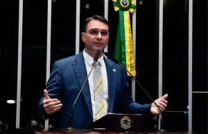 flavio-bolsonaro-viaja-para-a-argentina-e-deve-se-encontrar-com-javier-milei flavio-bolsonaro-viaja-para-a-argentina-e-deve-se-encontrar-com-javier-milei