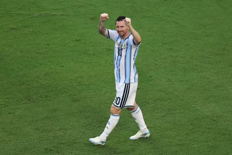argentina-busca-reviravolta-epica,-elimina-egito-e-segue-viva-na-defesa-do-titulo-da-copa-do-mundo