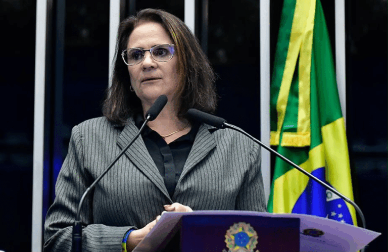 damares-deixa-equipe-de-planejamento-do-governo-de-flavio-apos-ataques-de-bolsonaristas:-“ja-fiz-o-que-era-necessario”