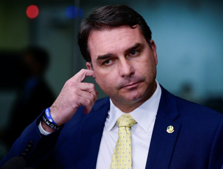 oab-sai-em-defesa-de-flavio-bolsonaro-e-questiona-moraes-sobre-visitas-ao-ex-presidente