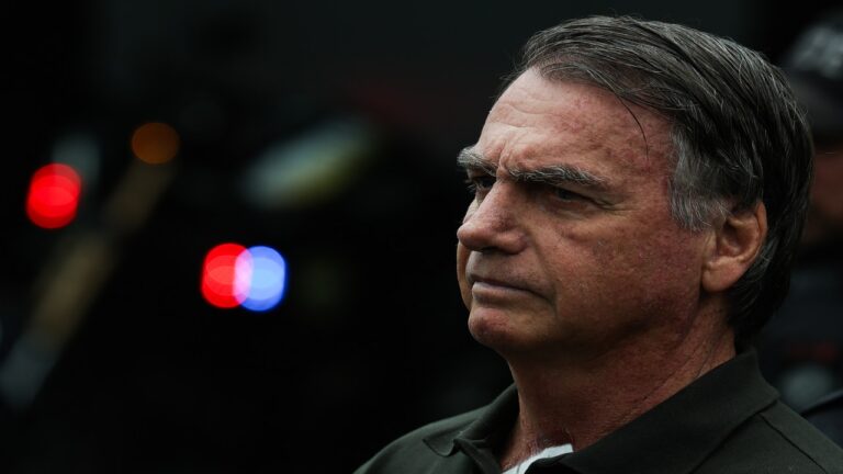 defesa-de-bolsonaro-se-manifesta-apos-carta-divulgada-por-flavio-e-nega-tentativa-de-contornar-decisao-do-stf