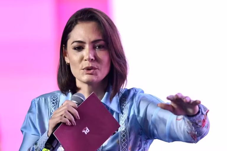 apos-rumores-e-crise-no-pl,-michelle-bolsonaro-toma-decisao-sobre-futuro-politico-e-surpreende-aliados