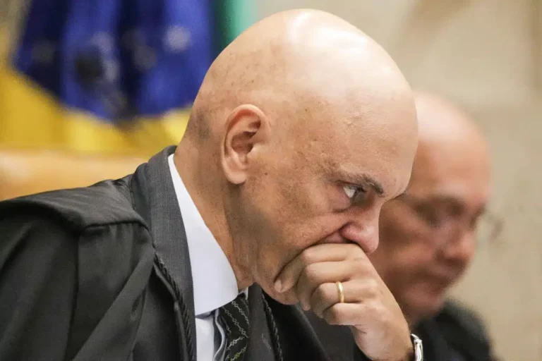 moraes-revoga-uso-de-tornozeleira-eletronica-a-19-reus-nos-atos-de-8-de-janeiro