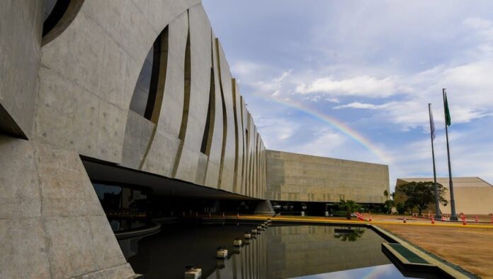 ex-funcionario-investigado-por-suposto-esquema-no-stj-pede-contestacao-e-promete-revelar-nova-fraude ex-funcionario-investigado-por-suposto-esquema-no-stj-pede-contestacao-e-promete-revelar-nova-fraude