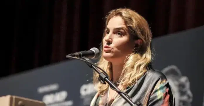 urgente:-cnj-afasta-ex-juiza-da-lava-jato-por-dois-anos